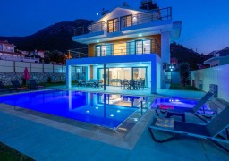 Villa VELORA