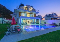 Villa VELORA