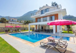 Villa VELORA