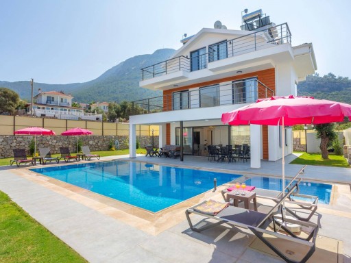 Villa VELORA